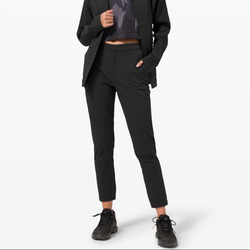 Lululemon Take The Moment Pant 25” Size 6